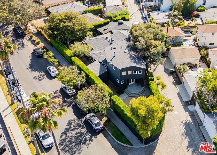 Set on a rare double lot, this character-filled property blends - Beach Home for sale in Venice, California on Beachhouse.com