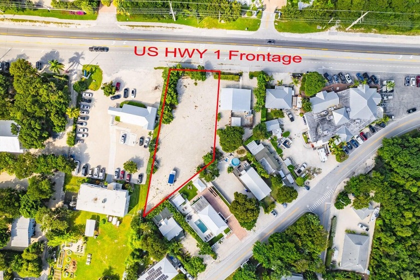 PRIME LOCATION IN DOWNTOWN ISLAMORADA!  The oversized lot is - Beach Commercial for sale in Upper Matecumbe Key, Florida on Beachhouse.com