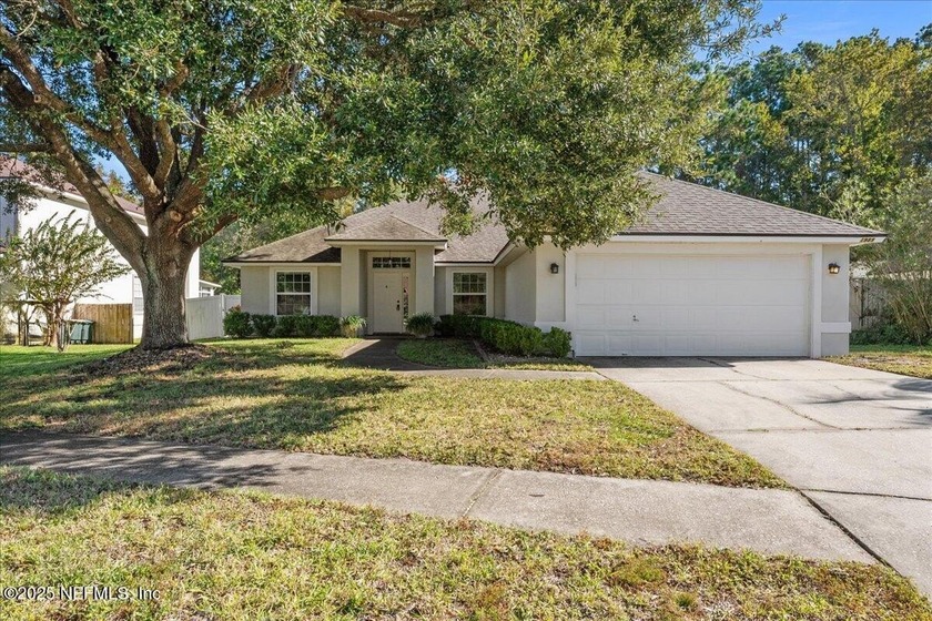 Just listed in Sutton Lakes! 4bd, 2ba + office w/ over 2,000 sq - Beach Home for sale in Jacksonville, Florida on Beachhouse.com
