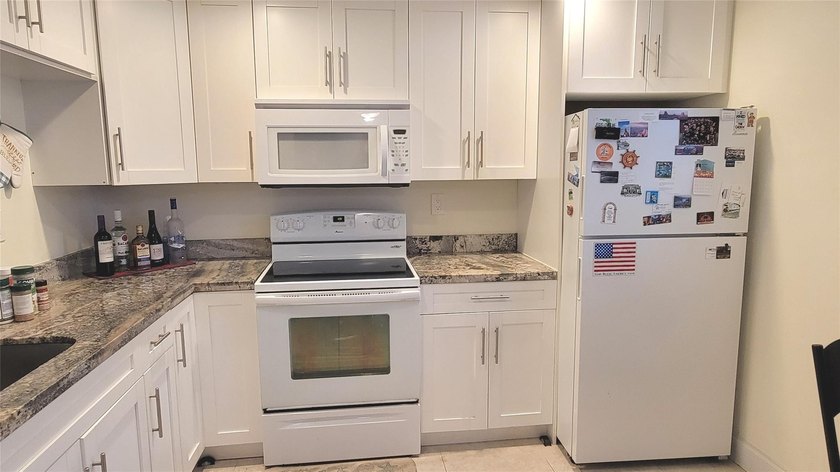 $60,000 .. 55+ Community. Price to sell ... kitchen with granite - Beach Condo for sale in Lauderdale Lakes, Florida on Beachhouse.com