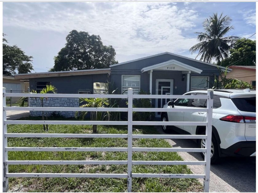 Welcome to this fantastic investment opportunity under normal - Beach Home for sale in West Palm Beach, Florida on Beachhouse.com