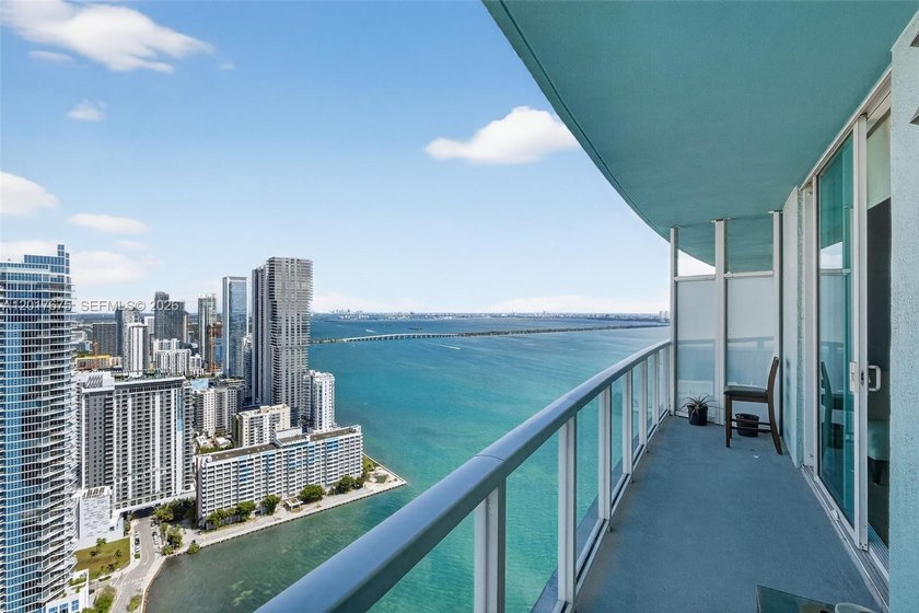Beautiful high-floor residence with breathtaking bay and skyline - Beach Condo for sale in Miami, Florida on Beachhouse.com