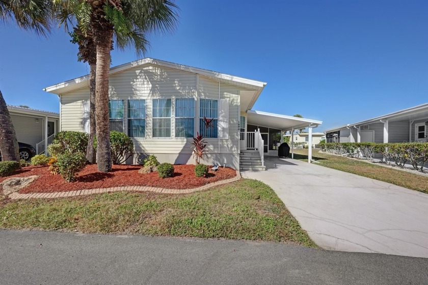 Welcome to 1090 Country Club Circle in award winning Maple Leaf - Beach Home for sale in Port Charlotte, Florida on Beachhouse.com