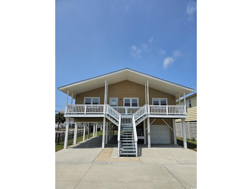 Recently Updated Roof and HVAC! This four-bedroom, two-bathroom - Beach Home for sale in North Myrtle Beach, South Carolina on Beachhouse.com