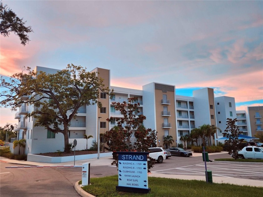 Welcome Boaters! This is your opportunity to own a top floor - Beach Condo for sale in Sarasota, Florida on Beachhouse.com