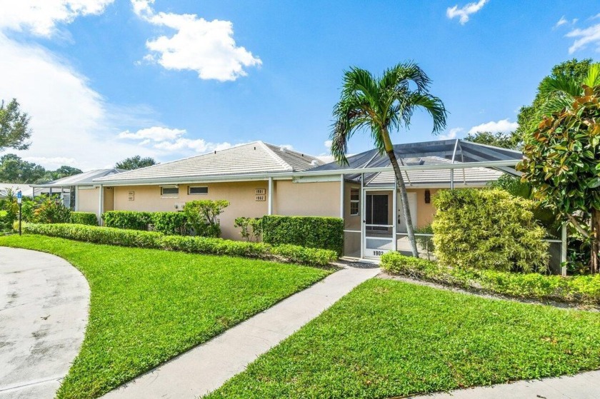 Fabulous single story townhome in excellent condition in the - Beach Townhome/Townhouse for sale in Palm Beach Gardens, Florida on Beachhouse.com