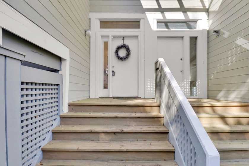Welcome to your coastal home!! This villa is conveniently - Beach Home for sale in Seabrook Island, South Carolina on Beachhouse.com