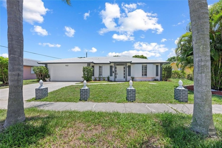 Beautifully updated 4 bed, 2 bath home in the heart of West Palm - Beach Home for sale in West Palm Beach, Florida on Beachhouse.com