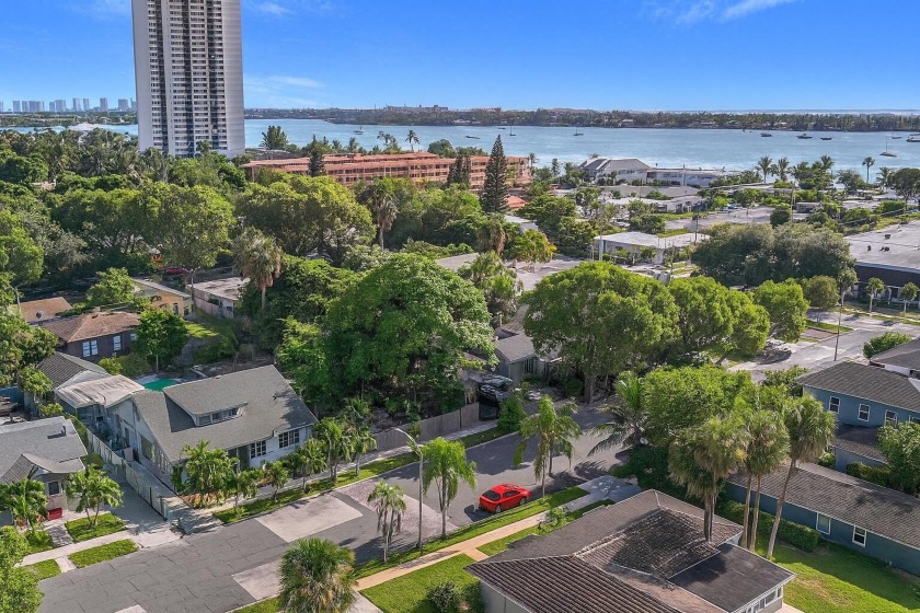 PRICED TO SELL! ($300,000 below appraisal)This fully renovated - Beach Home for sale in West Palm Beach, Florida on Beachhouse.com