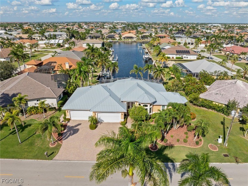 Welcome to luxury waterfront living in Punta Gorda Isles! This - Beach Home for sale in Punta Gorda, Florida on Beachhouse.com