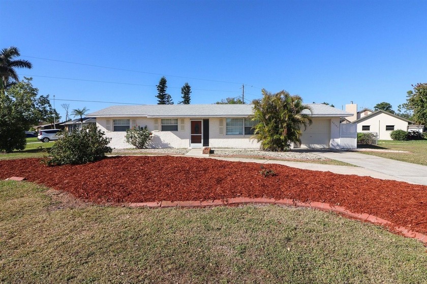 How about a charming winter retreat in Port Charlotte? Welcome - Beach Home for sale in Port Charlotte, Florida on Beachhouse.com