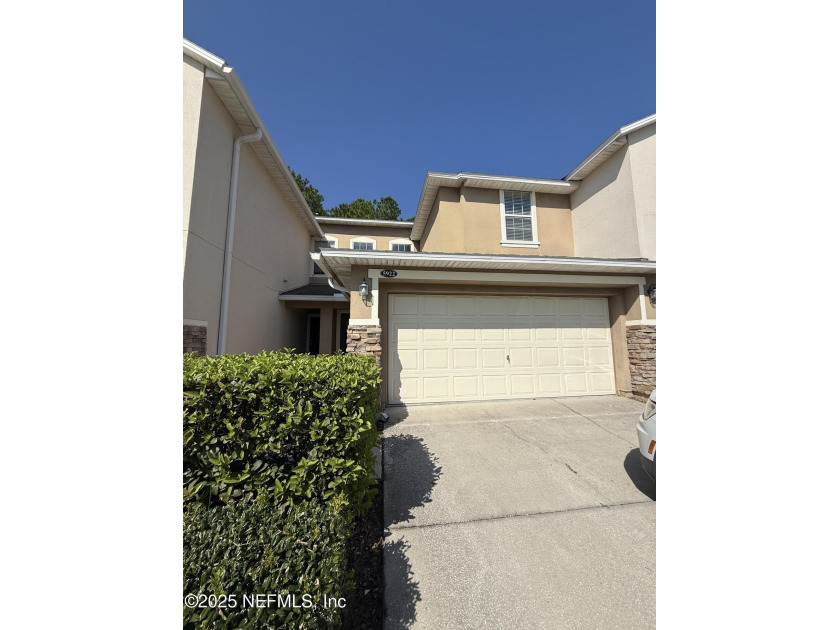 Welcome to the Bartram Springs community! This well-maintained - Beach Townhome/Townhouse for sale in Jacksonville, Florida on Beachhouse.com