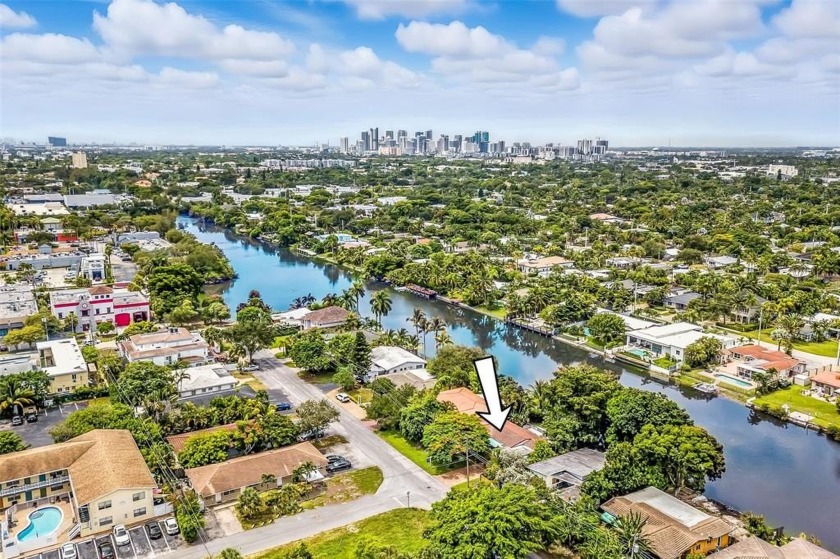 LOCATION, LOCATION, LOCATION!!!!  This beautiful 2/2 LAKE FRONT - Beach Home for sale in Fort Lauderdale, Florida on Beachhouse.com