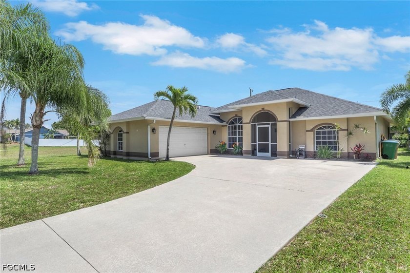 NOT A FLOOD ZONE! Beautifully updated and with southern rear - Beach Home for sale in Cape Coral, Florida on Beachhouse.com