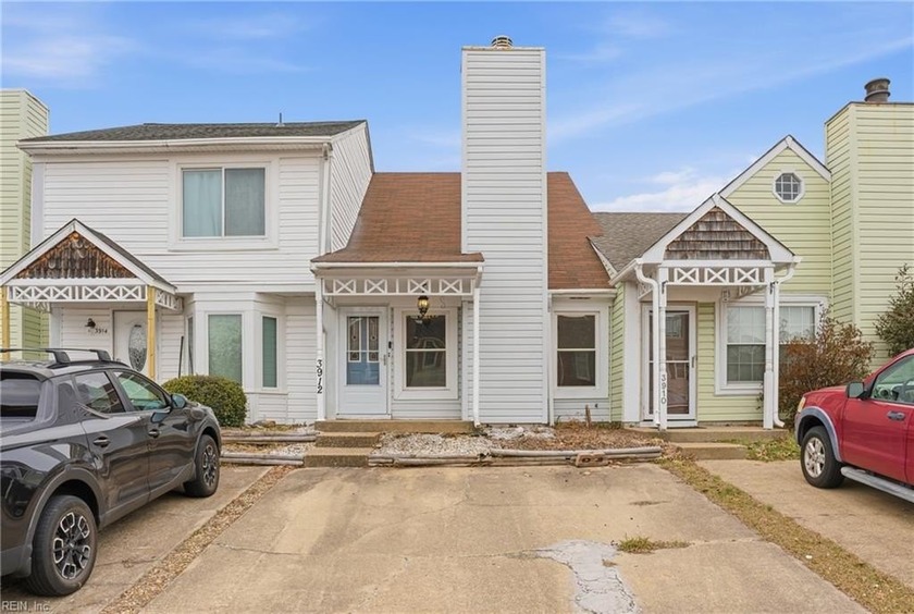 Welcome Home. This 2 bedroom, 2 Bathroom townhome ideally - Beach Townhome/Townhouse for sale in Virginia Beach, Virginia on Beachhouse.com