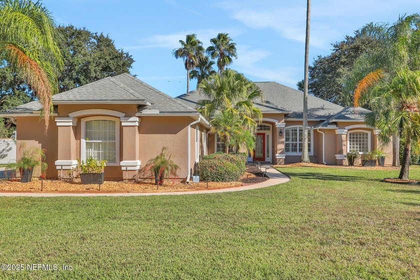 Wonderful lakefront pool home in St. Johns County! Quiet - Beach Home for sale in Jacksonville, Florida on Beachhouse.com