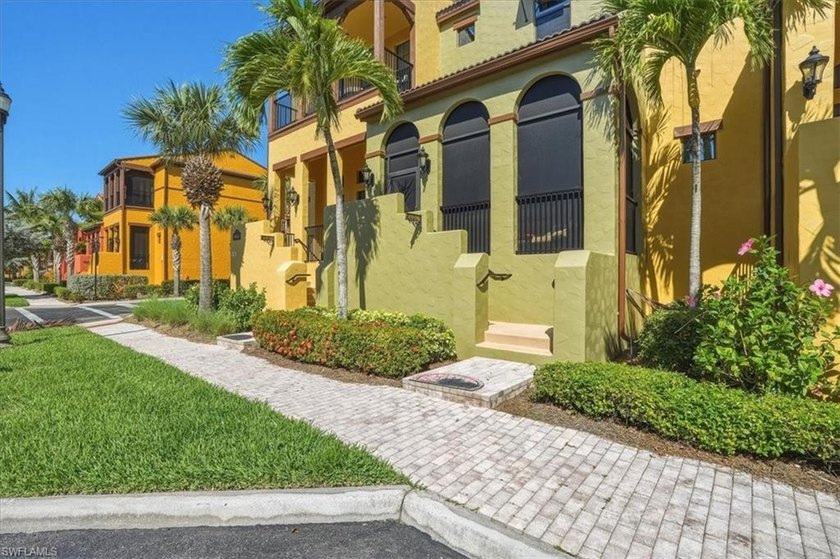 Rarely available Santa Monica on Quad 3 - turnkey, luxurious 2BR - Beach Townhome/Townhouse for sale in Naples, Florida on Beachhouse.com