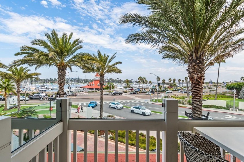 This stunning Shore House Residence offers the perfect blend of - Beach Home for sale in Coronado, California on Beachhouse.com