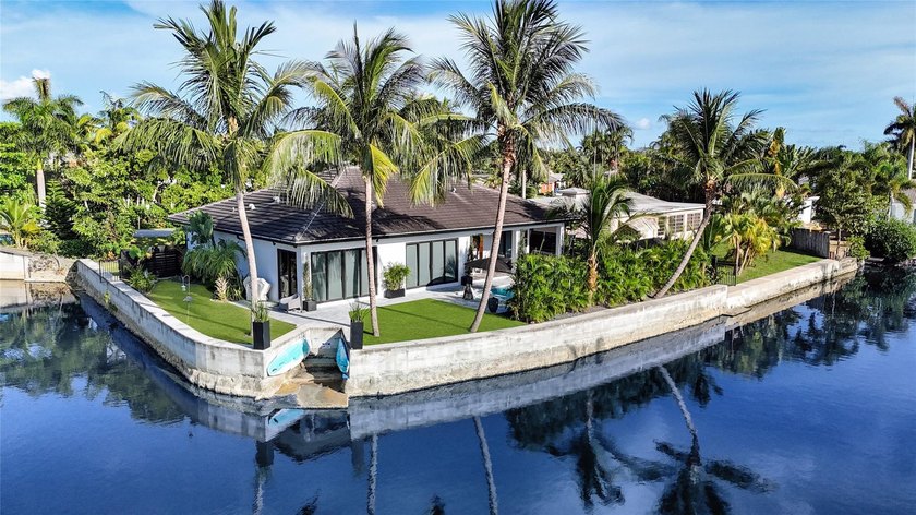 Coral Heights' finest new contemporary-transitional home and - Beach Home for sale in Fort Lauderdale, Florida on Beachhouse.com