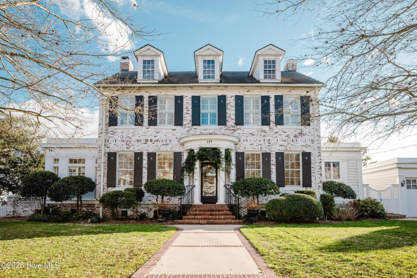 This much admired, impeccable Edenton Bay waterfront home offers - Beach Home for sale in Edenton, North Carolina on Beachhouse.com