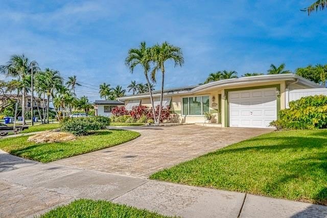 Don't miss this chance to own a waterfront gem in Cypress Harbor - Beach Home for sale in Pompano Beach, Florida on Beachhouse.com
