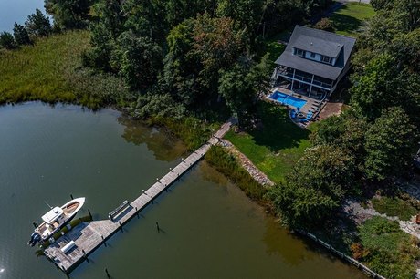 Cabin Point-Westmoreland County: The perfect waterfront retreat - Beach Home for sale in Montross, Virginia on Beachhouse.com