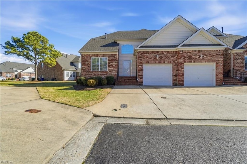 ENJOY CAREFREE CONDO LIVING IN THE EXCEPTIONALLY WELL MAINTAINED - Beach Condo for sale in Portsmouth, Virginia on Beachhouse.com