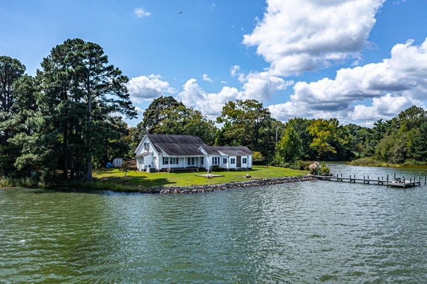 Discover a rare opportunity to own a prime waterfront property - Beach Home for sale in Kilmarnock, Virginia on Beachhouse.com