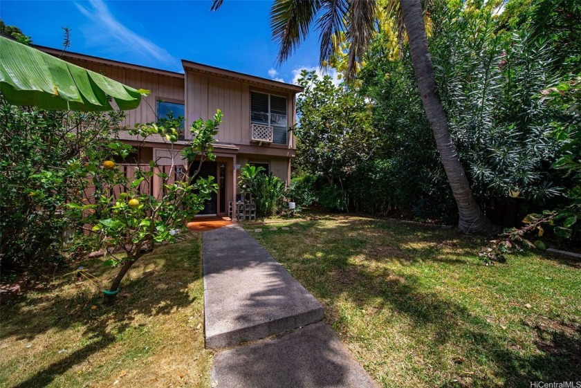 An end-unit townhome with a wrap-around yard space + fruit - Beach Condo for sale in Kapolei, Hawaii on Beachhouse.com