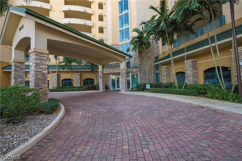 2/2 + Den Condo-2 GARAGE PARKING SPOTS North Star Yacht Club: - Beach Condo for sale in North Fort Myers, Florida on Beachhouse.com