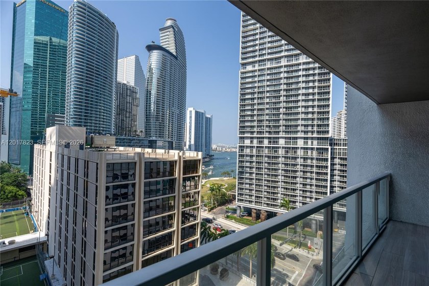 Remodeled 2/2 at 500 Brickell, move-in ready with quality - Beach Condo for sale in Miami, Florida on Beachhouse.com