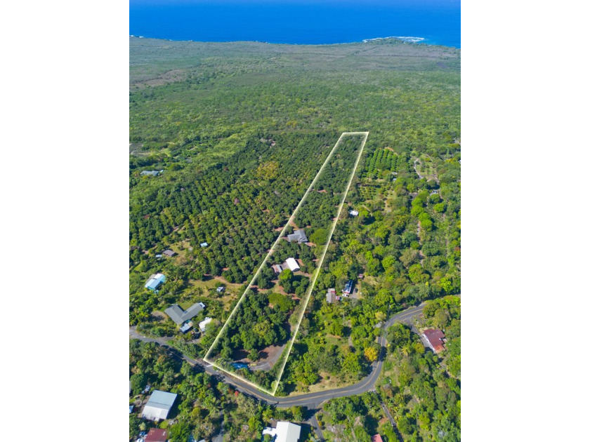 This is a leasehold property - Beach Home for sale in Captain Cook, Hawaii on Beachhouse.com