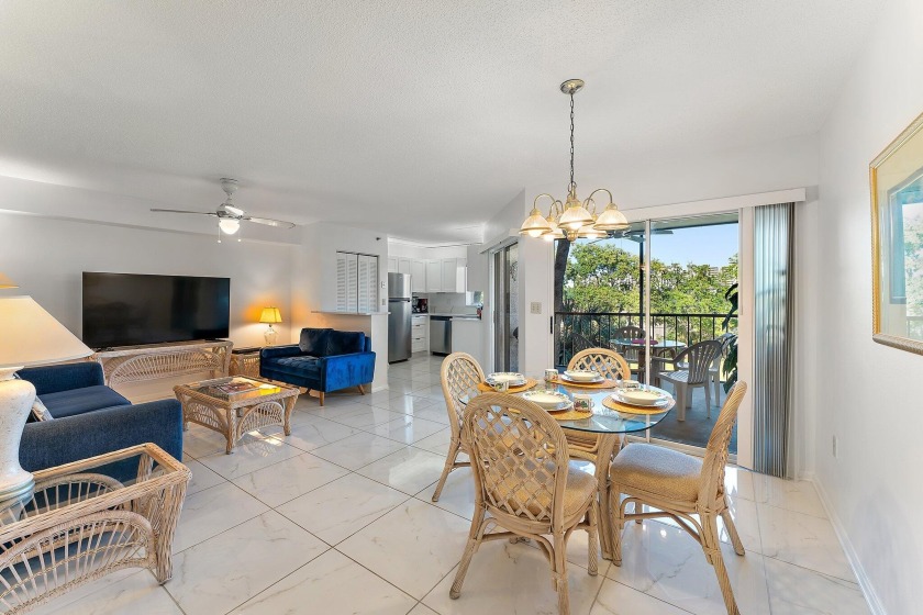 Come and see this fully tiled open floor plan apartment. Just - Beach Condo for sale in Jupiter, Florida on Beachhouse.com