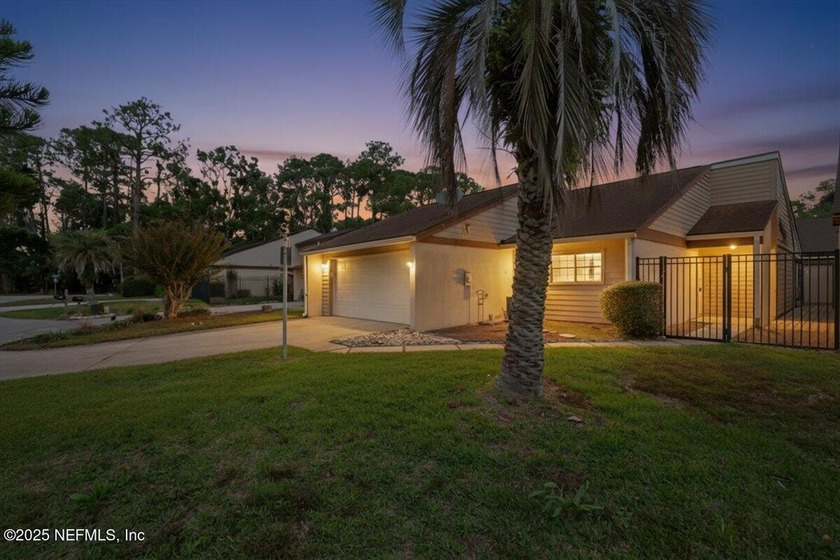 Charming 3-bedroom, 2-bath home in the heart of Mandarin priced - Beach Home for sale in Jacksonville, Florida on Beachhouse.com