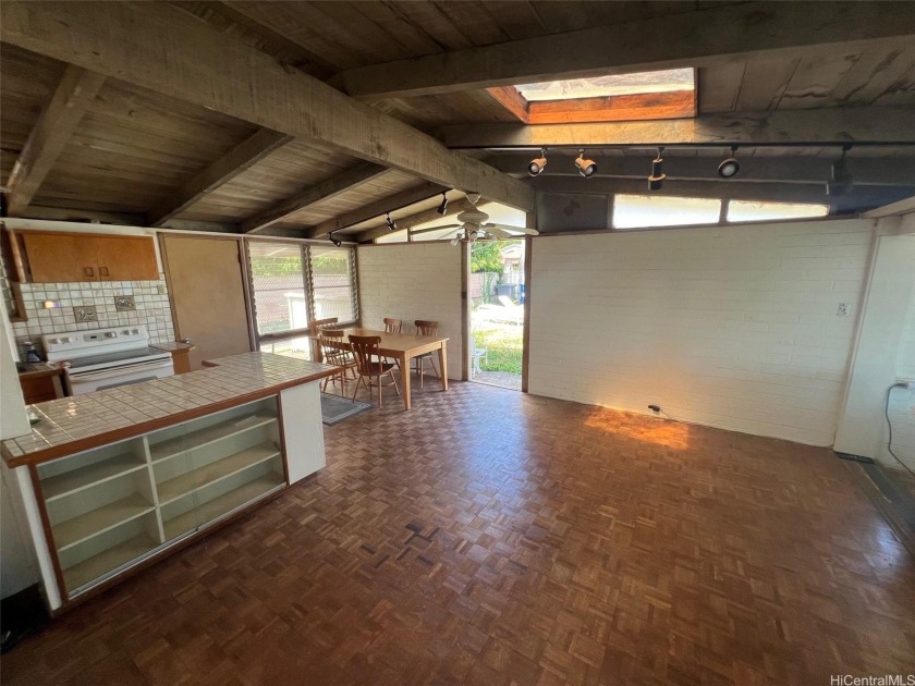 Available now! Don't miss this beautiful, rare location in Niu - Beach Home for sale in Honolulu, Hawaii on Beachhouse.com