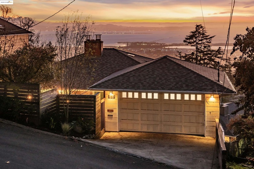 Welcome to this exceptional Berkeley Hills residence offering 2 - Beach Home for sale in Berkeley, California on Beachhouse.com