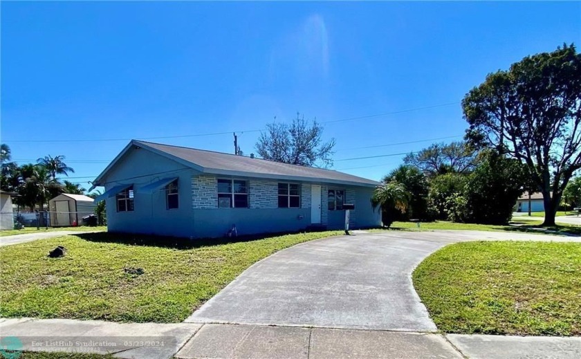 Remarkable opportunity! Fully remodeled and price includes a new - Beach Home for sale in West Palm Beach, Florida on Beachhouse.com