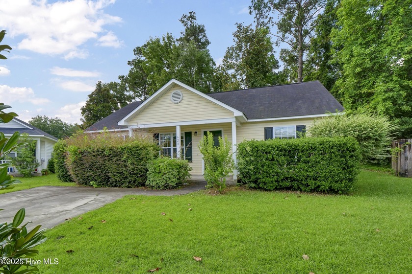 Brand new HVAC system installed 10/14/2025! Tucked in the - Beach Home for sale in Wilmington, North Carolina on Beachhouse.com