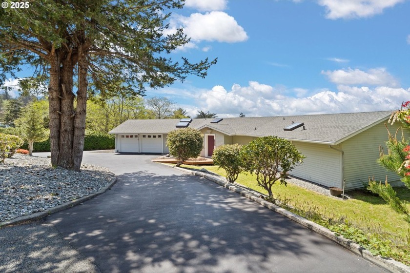 Coastal Living with Stunning Ocean Views | Bonus room conversion - Beach Home for sale in Gold Beach, Oregon on Beachhouse.com