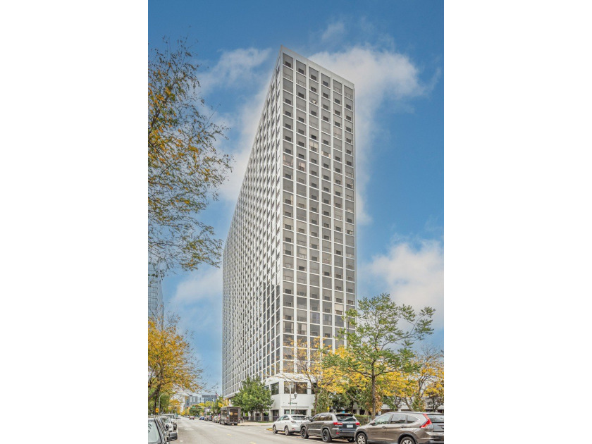 Investors! Welcome to Buena Park. This incredible unit is a - Beach Home for sale in Chicago, Illinois on Beachhouse.com