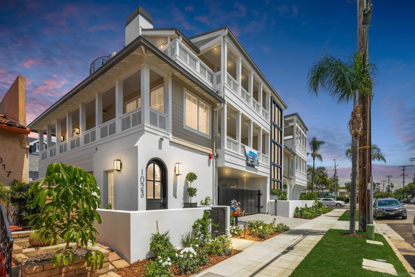 Welcome to Coronado Beach Terraces - a defining example of - Beach Townhome/Townhouse for sale in Coronado, California on Beachhouse.com