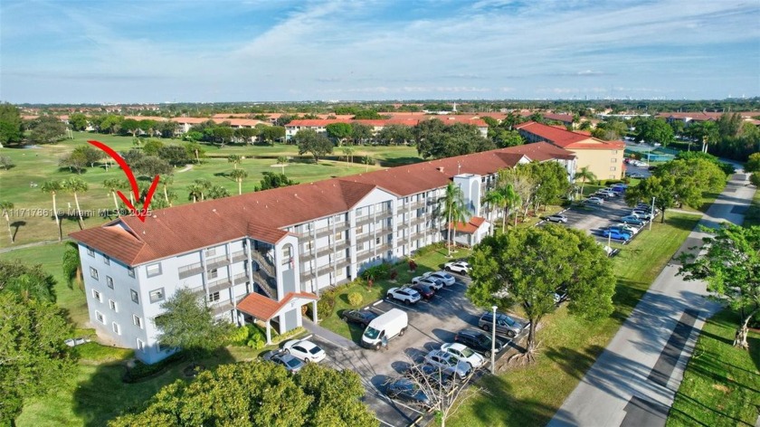 2 bedroom, 2 bathroom corner unit with breathtaking view - Beach Condo for sale in Pembroke Pines, Florida on Beachhouse.com