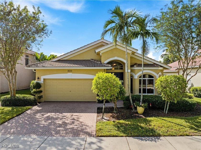 Carefree living with stunning lakefront views awaits you in the - Beach Home for sale in Cape Coral, Florida on Beachhouse.com