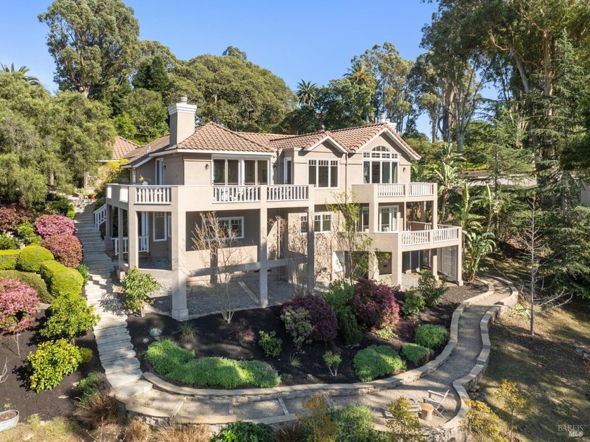 Located in San Rafael's highly desirable Country Club - Beach Home for sale in San Rafael, California on Beachhouse.com