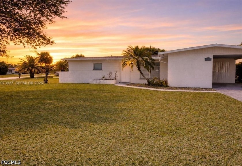 Single-family corner lot home with a 2020 roof and oversized - Beach Home for sale in Lehigh Acres, Florida on Beachhouse.com