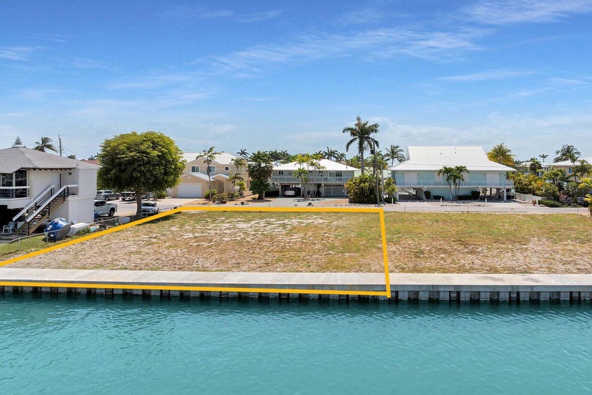 One of the last two duplex zoned, canal front, lots. New seawall - Beach Lot for sale in Key Colony Beach, Florida on Beachhouse.com