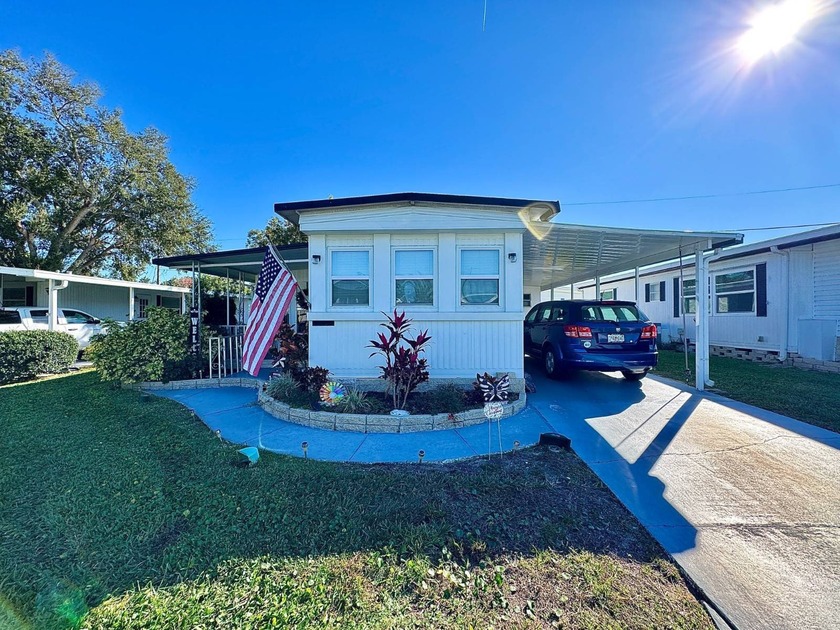 Cute 1971 - 2 Bedroom / 2 Bathroom Home  This charming home - Beach Home for sale in Daytona Beach, Florida on Beachhouse.com