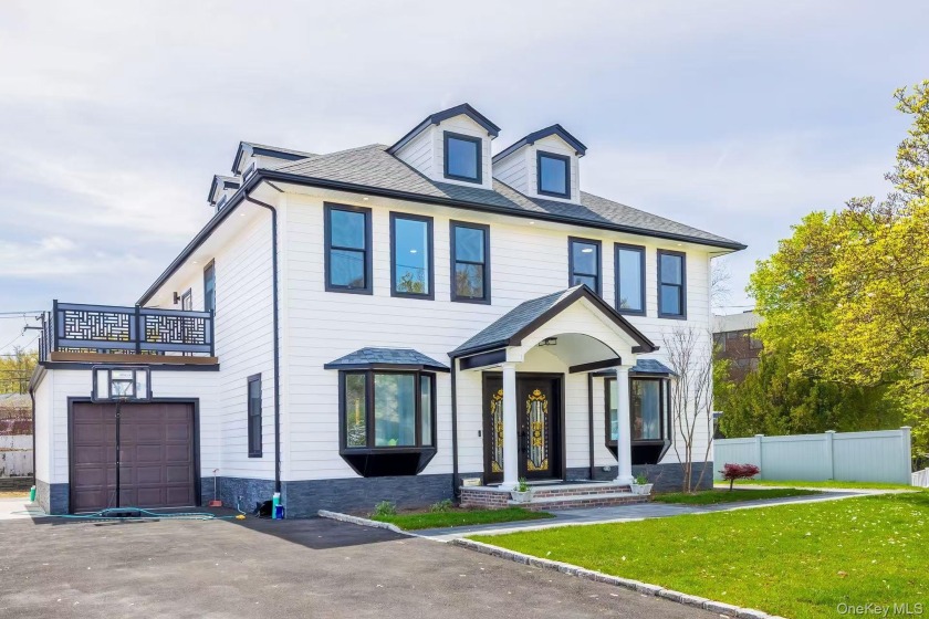 Brand-New Luxury Construction | 5 Bedrooms, 4 Bathrooms | Approx - Beach Home for sale in Great Neck, New York on Beachhouse.com