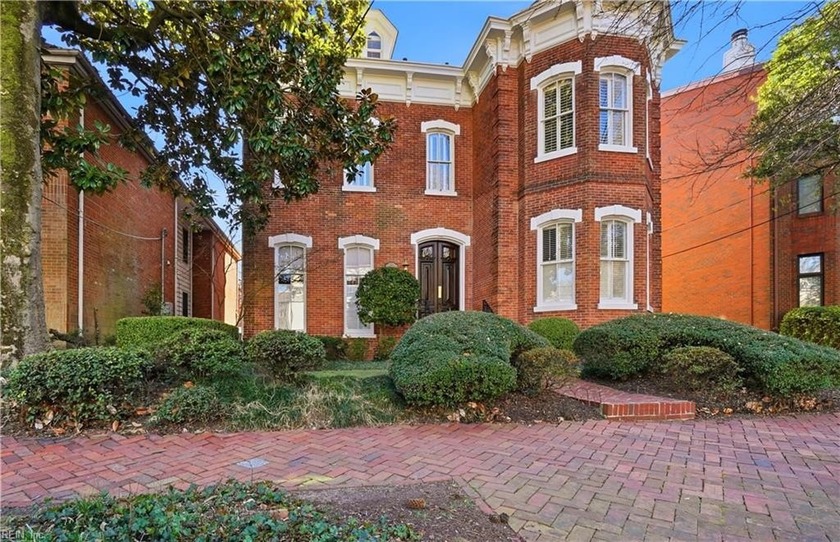 Live on Historic Freemason Street & enjoy the best of all worlds - Beach Condo for sale in Norfolk, Virginia on Beachhouse.com