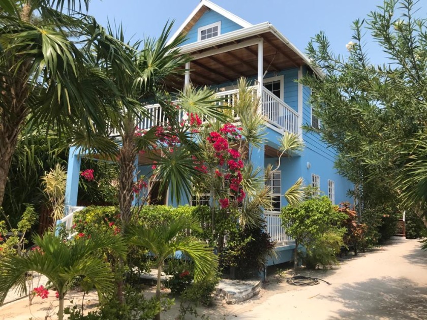Oceanfront Unit wdockpoolAC-free paddle boards -2 bed, 1 bath - Beach Vacation Rentals in Caye Caulker, Caye Caulker, Calle del Sol, Bel on Beachhouse.com